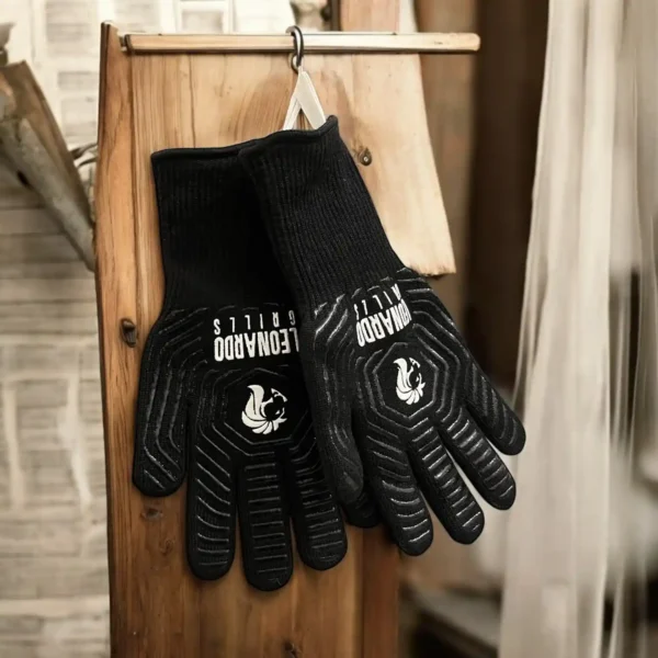 gloves_leonardo_grills_02